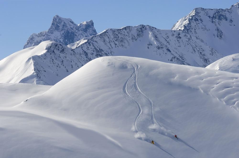 Berghotel Basur - Das Schihotel Am Arlberg Flirsch Extérieur photo