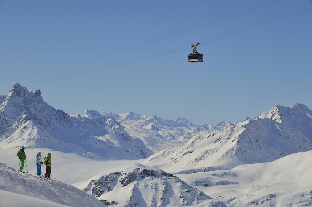 Berghotel Basur - Das Schihotel Am Arlberg Flirsch Extérieur photo