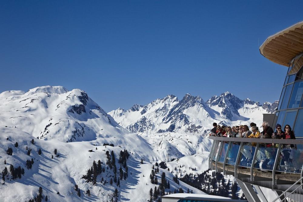 Berghotel Basur - Das Schihotel Am Arlberg Flirsch Extérieur photo