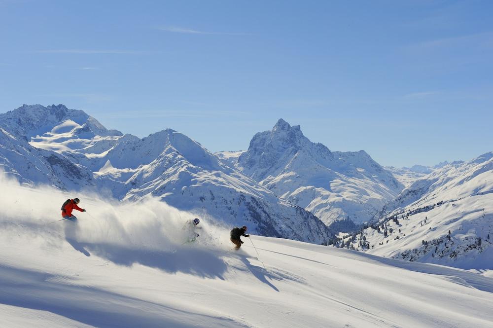 Berghotel Basur - Das Schihotel Am Arlberg Flirsch Extérieur photo